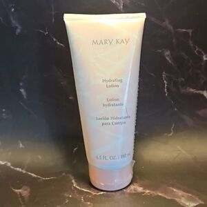 Mary Kay Hydrating Lotion New Sealed 6.5 oz**